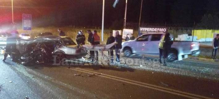 Τραγωδία στη Λαμία: Μηχανή καρφώθηκε σε αυτοκίνητο -2 νεκροί (εικόνες)